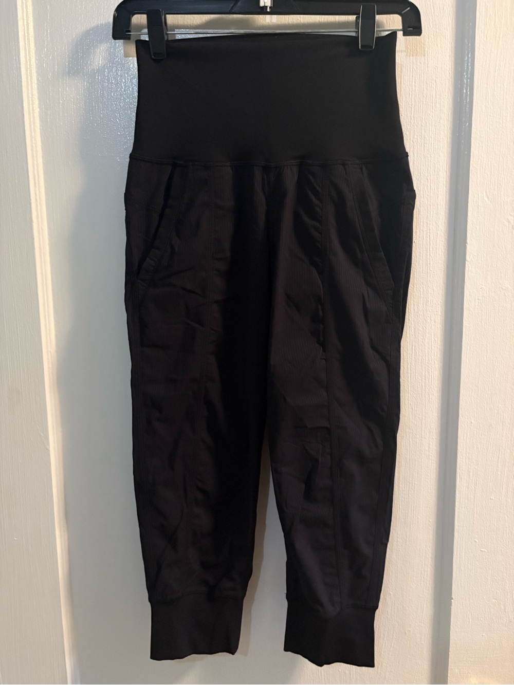 Lululemon Women’s Black Jogger Bottoms with High Waist